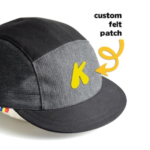 Personalizowana bawełniana czapka typu snapback, szaro-czarna, 5-panelowa, z niestandardową naszywką