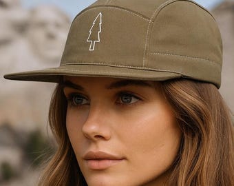 Gorra Snapback bordada de 5 paneles - Gorra de algodón color caqui con diseño de árbol de pino
