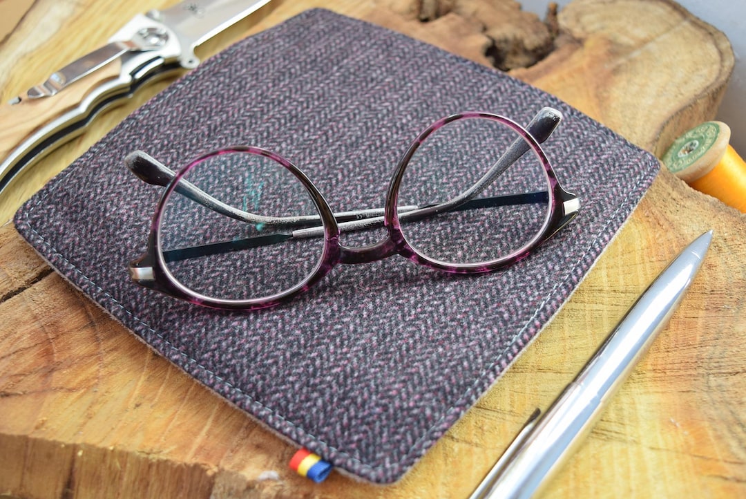EDC Wool Hank in Dark Purple Herringbone Pattern, Size 16 X 16 Cm ...