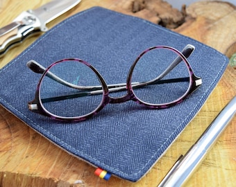 EDC wool hank in herringbone blue pattern, size 16 x 16 cm