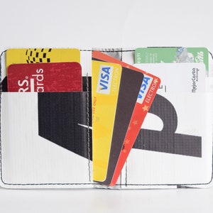 Monedero de tarjetas. Algodón gris pesado. Pequeña billetera vegana. Delgado, minimalista y parcialmente upciclo. imagen 5