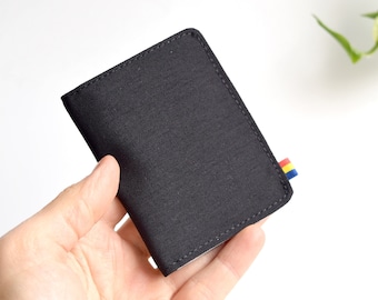 Cards wallet in black Cordura. Minimalist vegan wallet. Small bifold.