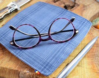 EDC wool hank in plaid blue pattern, size 16 x 16 cm