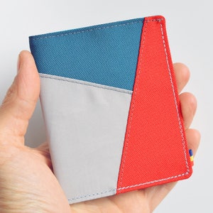 Carteira Bifold Masculina. Carteira Red Teal e Grey Cordura. Carteira Vegana. Carteira Slim. Carteira Fina. Minimalista. Carteira Upcycled.
