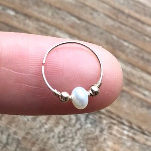 Super thin 14k gold/rose gold filled-925 sterling silver cartilage/tragus/rook/daith/helix earring nose ring hoop with fresh water pearl