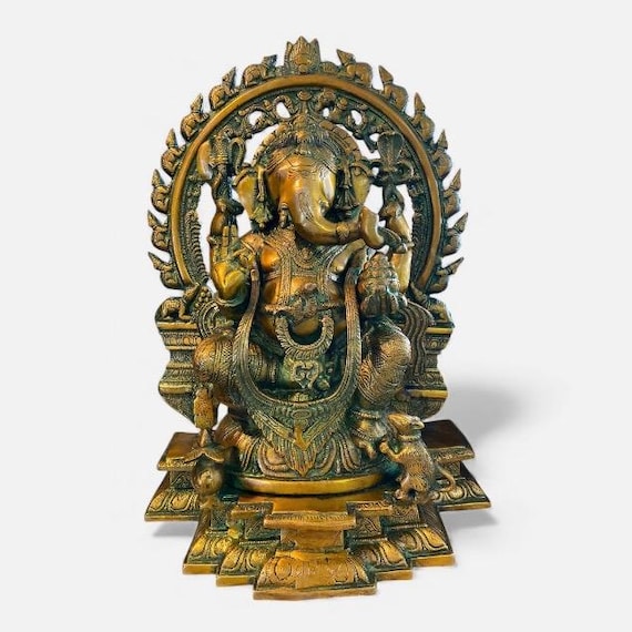 Vintage Brass Ganesh Statue: Hindu Deity on Lotus