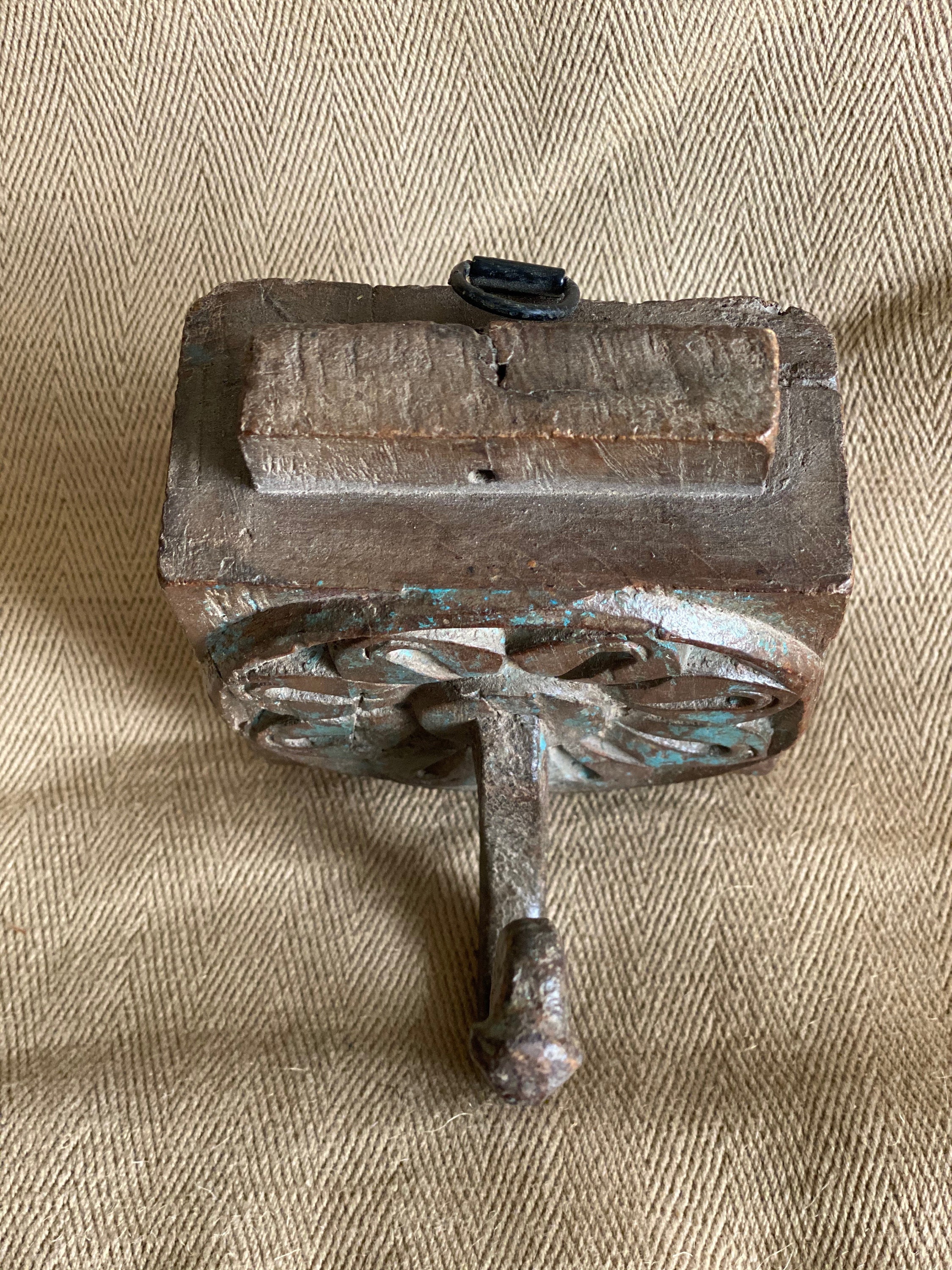 Vintage Single hook in wooden carved flower, hooks, Wall Hook, wooden hook, carved