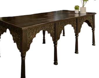 Hand-Carved Wooden Desk: Traditional Mediterranean Style