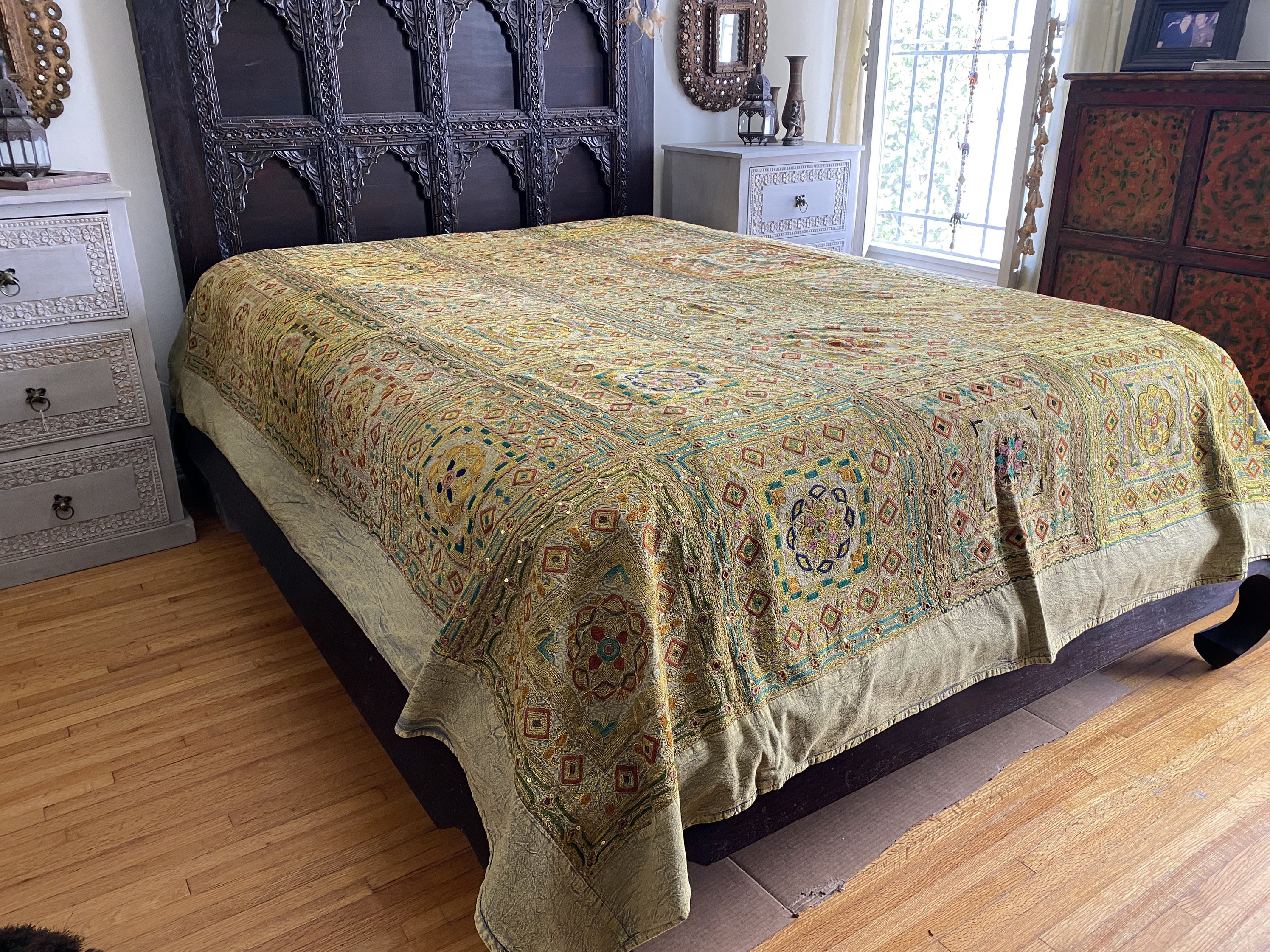 Indian vintage Bedspread, Cotton bed cover, patchwork throw, Wall Hanging