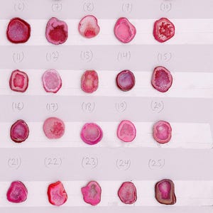 Ruwe agaatgeoderingsteen 20-25 m, roze natuurlijke kristalschijf, enkele steen voor doe-het-zelfsieraden, statementringen, raw-cut vijay-kralen