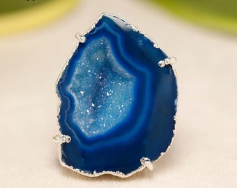 Anello vistoso in geode di agata blu / placcato argento, regolabile