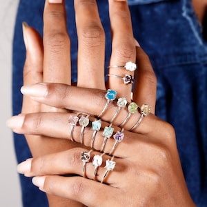 Anel artesanal com gema bruta | Prata de lei 925, design minimalista