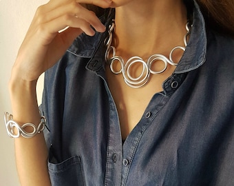 Aluminum necklace. Original and elegant, suitable for a special and refined gift. Modern and contemporary. Design SINERGIE MILAN