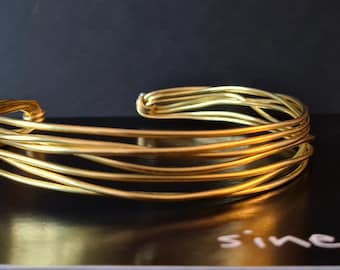 Gold Choker. Hippy Chic, Boho chic, rock chic collar. Elegant and refined, it gives character to your outfit.