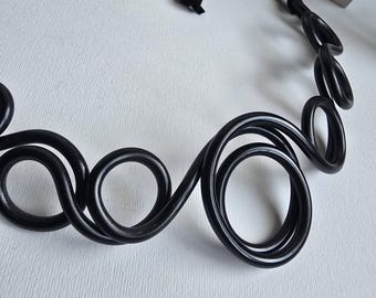 Black necklace made of aluminum. Extremely lightweight. Truly unique! Extravagant and eccentric. Unusual. Black jewelry: a passion!