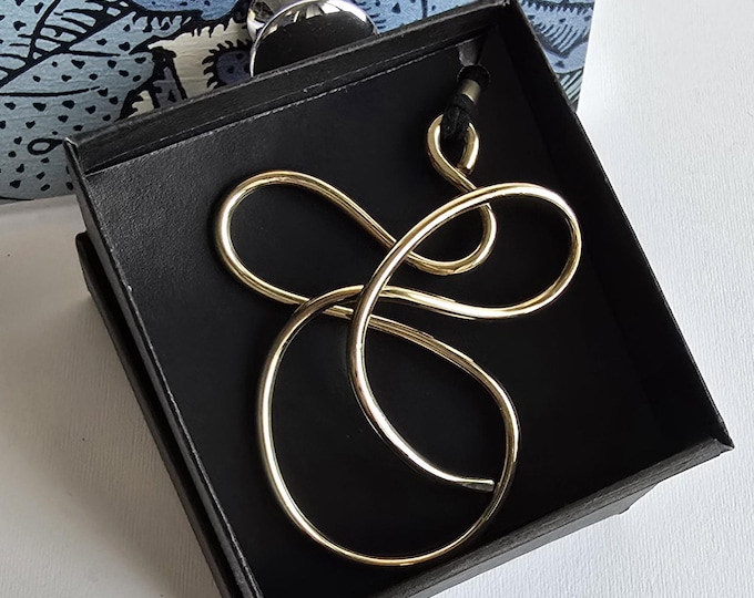 Featured listing image: Sculptural, Abstract Pendant Necklace in Gold-Plated Brass – Contemporary Handmade Jewelry – Sinergie Milano