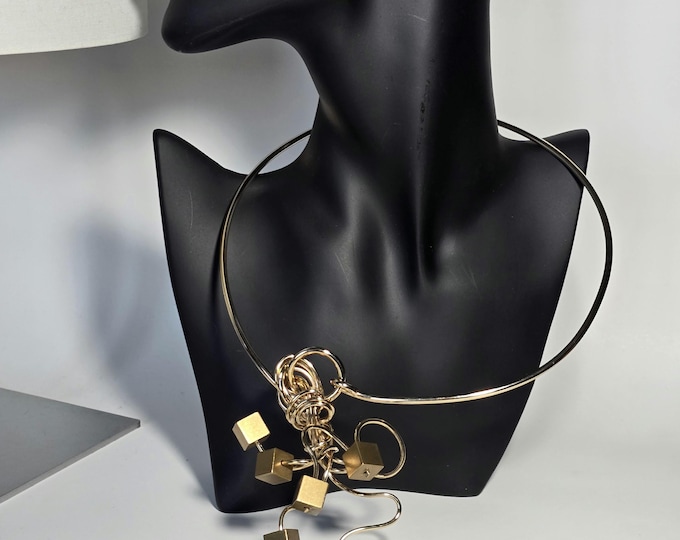 Featured listing image: An extravagant sculpture necklace, bold and eye-catching, elegant and sophisticated. A statement necklace for those who love a unique style with a strong personality.