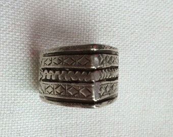 Beautiful silver ring, Tuareg design, handmade in Cairo
