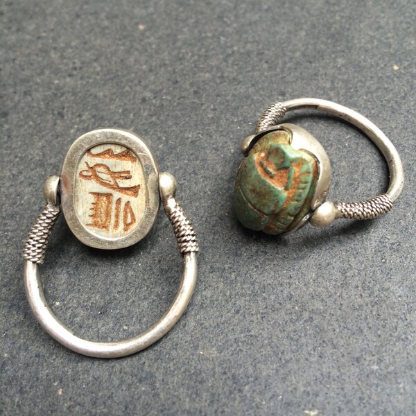 Stone scarab beetle hinged silver ring - Ancient Egypt