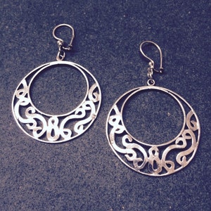 Silver arabesque earrings, handmade in Cairo
