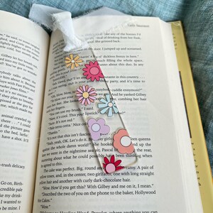 Floral Acrylic Bookmark, Happy Face Floral 90&#39;s, Kids Books, Cheerful Floral Bookmark, Book Lovers Gift Idea, Kids Party