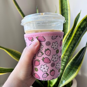 Strawberry Daisy Iced Coffee Sleeve: Neoprene Drink Cozy