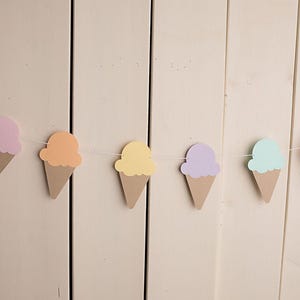 Guirnalda de helados: Decoración de fiesta en tonos pastel, Dos dulces cumpleaños