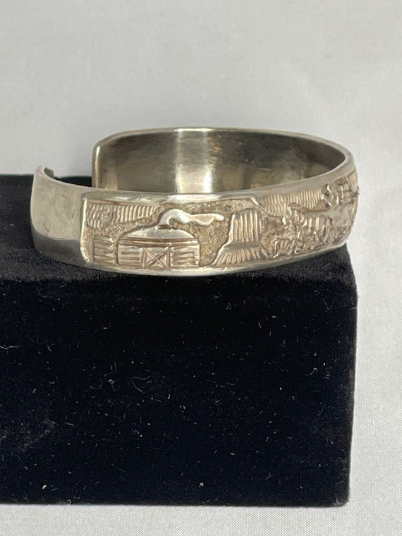 Native American story Teller silver cuff - image 2