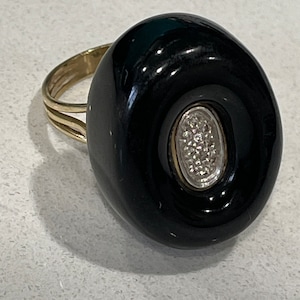 14 k gold and onyx ring