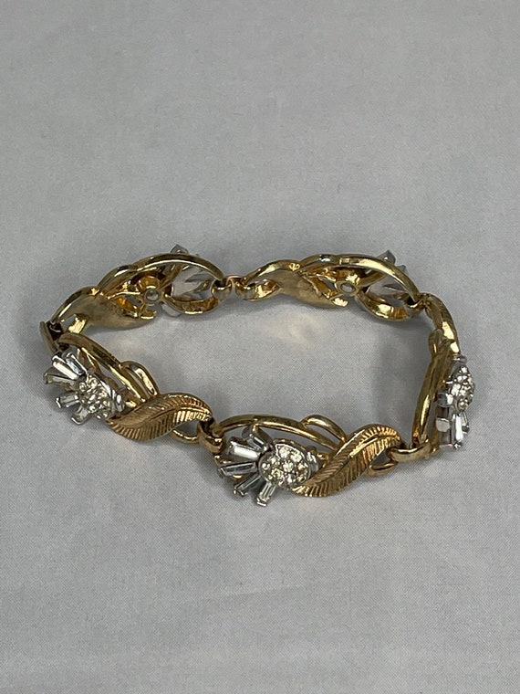 Vintage Trifari crown bracelet - image 1