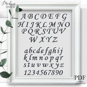 Schema per punto croce con alfabeto, lettere e numeri in corsivo (PDF)