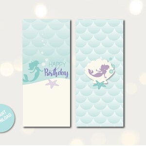 Puede incluir: Tarjeta de cumplea&ntilde;os de sirena imprimible con una silueta de sirena en una concha y una estrella de mar. La tarjeta tiene un patr&oacute;n de escamas azul y blanco y dice "Feliz cumplea&ntilde;os".