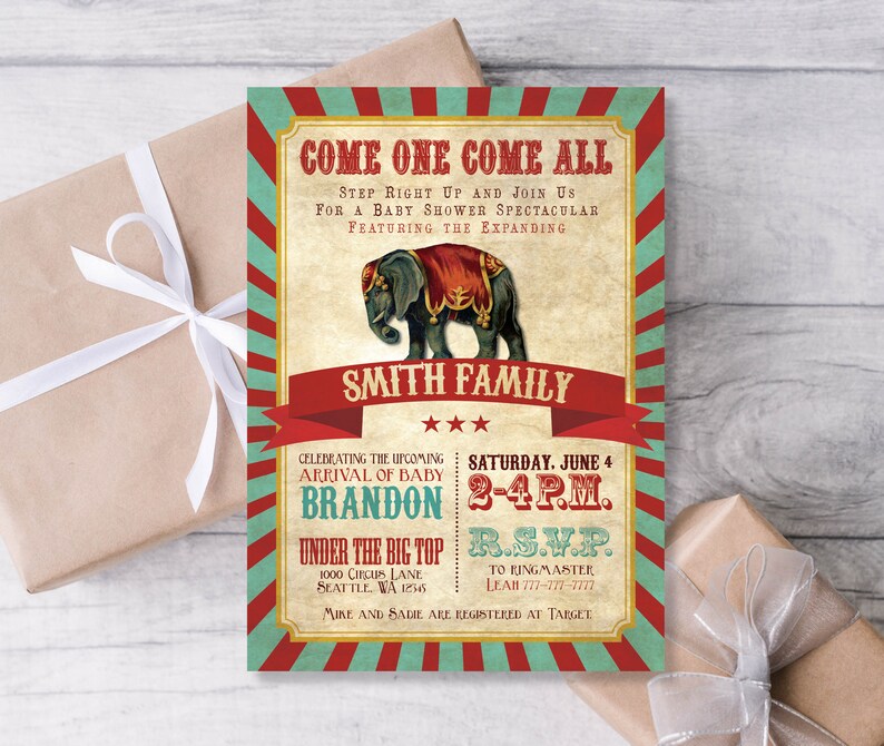 Puede incluir: Una invitaci&oacute;n de baby shower de tem&aacute;tica de circo vintage con un esquema de color rojo, blanco y azul. La invitaci&oacute;n presenta una ilustraci&oacute;n de un elefante con una manta roja y dorada. El texto dice "Come One Come All" y "Celebrating the Upcoming Arrival of Baby Brandon".