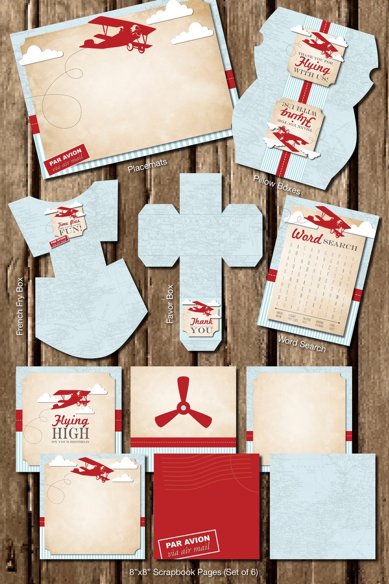 Pu&ograve; includere: Un set di sei pagine di scrapbooking da 20,3 cm x 20,3 cm con un tema di aereo vintage. Le pagine presentano uno sfondo blu e bianco con accenti rossi e immagini di aerei. Le pagine includono un sottopiatto, una scatola regalo, una scatola per cuscini, una scatola per patatine fritte, una ricerca di parole e una pagina di scrapbooking con il testo "Flying High on Your Birthday".