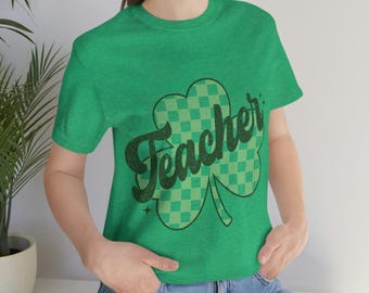 聖パトリックデーシャツ 先生用シャムロックTシャツ ラッキーアイリッシュレトロ先生用アイルランドギフト 聖パトリックデーシャツ 学校先生へのギフト クルーTシャツ