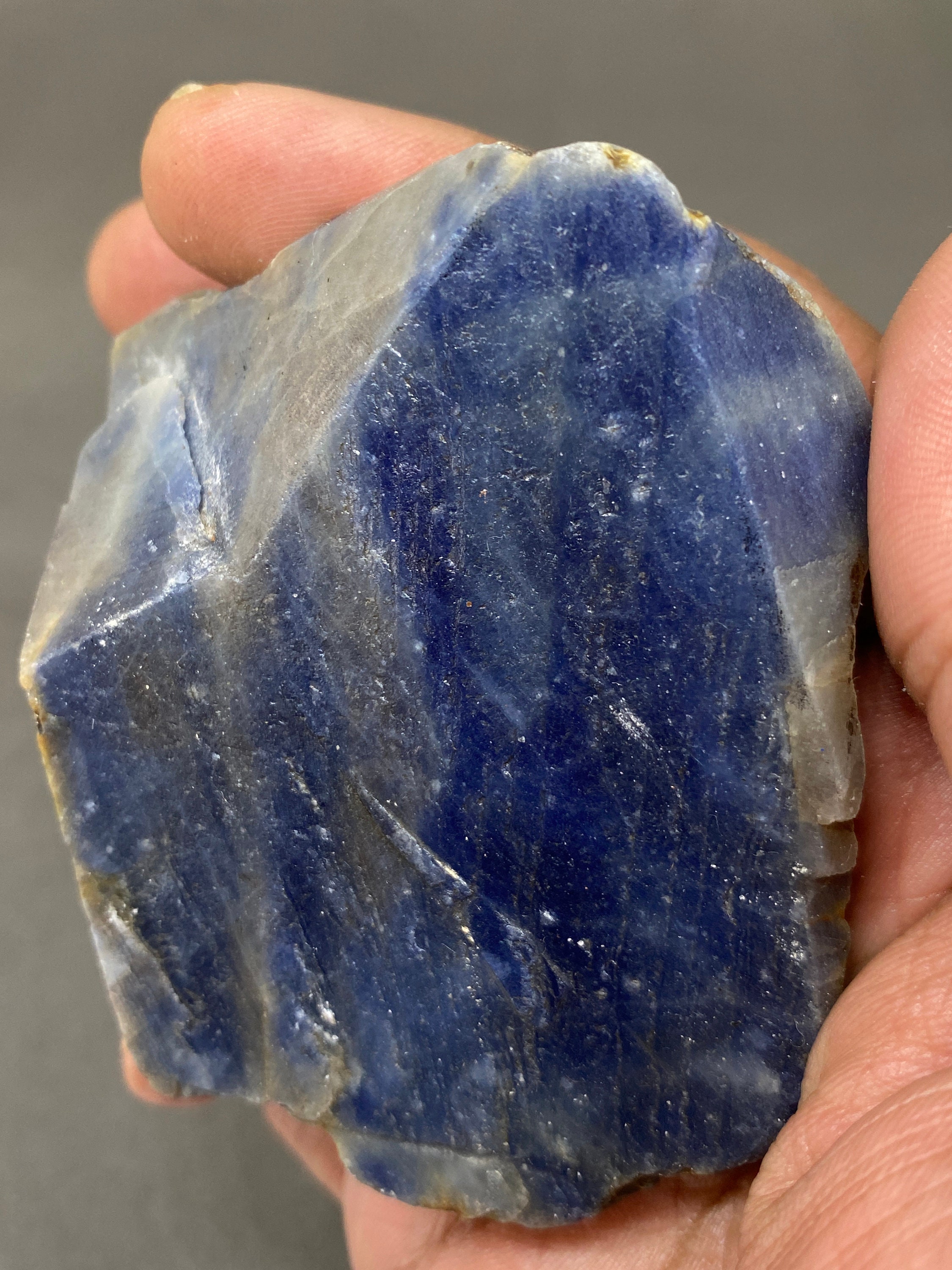 画材 Sapphire Genuine Fine Magnificent Rare Blue Grey Natural Sapphire Piece Weighing 2160