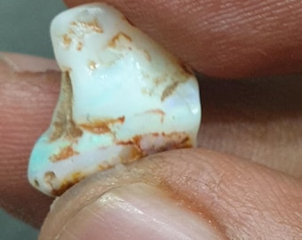 Australisk opal grön eld sällsynt enstaka stycke grovvikt 4 karat 14x11,3 mm australisk opal grov