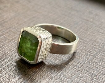 Högkvalitativ sällsynt naturlig grön turmalin åttkantig ring exklusiv vacker ring gram 925 silver turmalinring