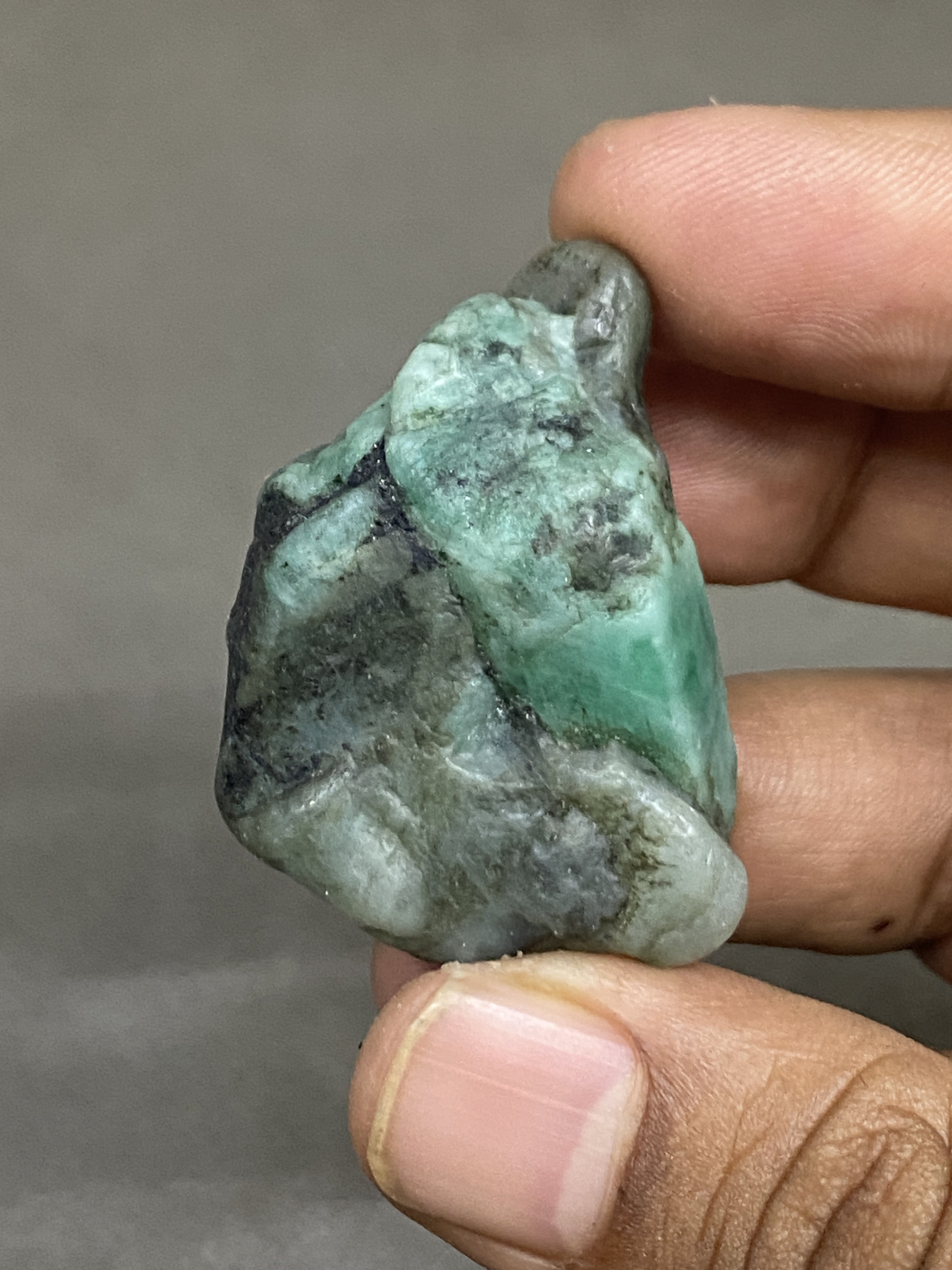 希少な巨大エメラルド原石 162カラット ビッグサイズ 42 x 30 mm