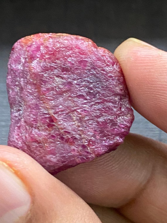 Rubis naturel brut 72 carats 28x25 mm grande taille rubis brut Etsy France