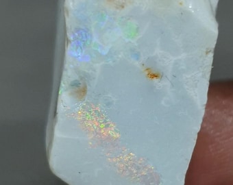 Fascinerande australisk opal grön eld sällsynt stor rå 28 x 9 mm naturlig vikt 29,50 karat australisk opal rå