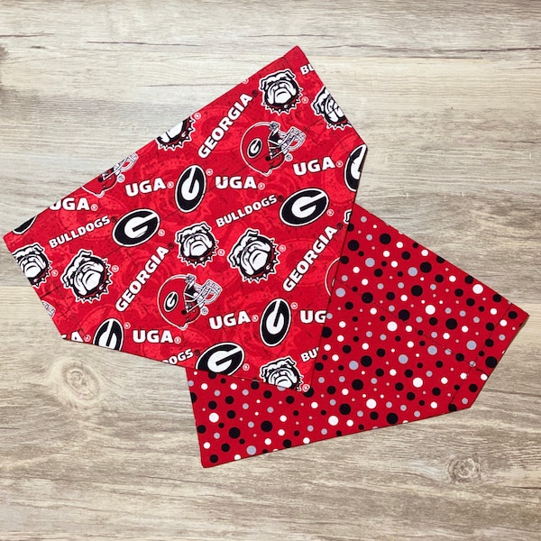 Georgia Bulldogs Dog Bandana // Over the Collar Dog Bandana // University of Georgia Dog Bandanna // UGA Dog Gift // Reversible Dog Scarf