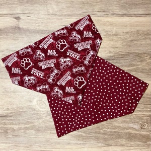 Mississippi State Bulldogs Dog Bandana // Over the Collar Dog Bandana // MSU Bulldogs Bandanna // Reversible Dog Scarf // Football Bandana