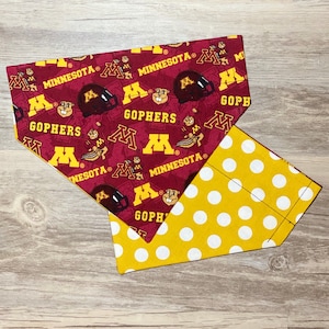 Minnesota Golden Gophers Over the Collar Dog Bandana // University of Minnesota Reversible Dog Bandanna // Minnesota Dog Gift