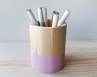 Bote de madera porta bolígrafos, Regalo para opositores de diseño minimalista, Organización de oficina de estilo escandinavo