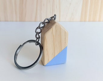Minimalist key chain with tiny wooden house, Scandinavian style wood house women keyring, Nordic design stocking filler or wedding favors