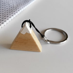 Snowy wooden mountain keychain. Perfect as a wedding, communion or nature-loving gift