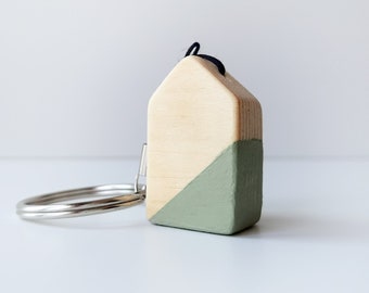 Keychain with Scandinavian style wooden house, Minimalist stocking filler or wedding favors, Nordic mothers day gifts ideas