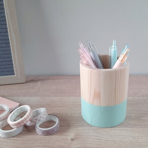 Minimalist wooden pencil holder. Nordic pen cup for desk. Geometric wood pen pot. Minimal makeup brush organizer. Scandinavian office decor
