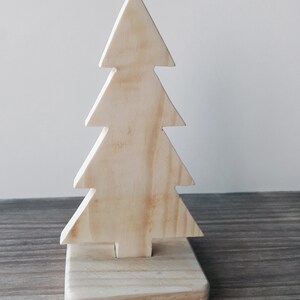 Scandinavian style wooden tree, perfect for children's rooms and nordic style living rooms. Great for Christmas image 3